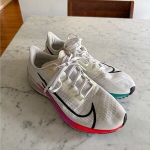 Nike Men's White and Multicolor Athletic Shoes